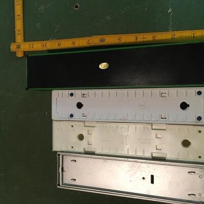 4 Plastic freight train O Scale