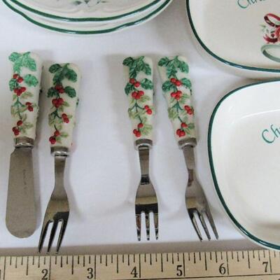 Lot of Older Pfaltzgraff WINTERBERRY Dishes, Utensils