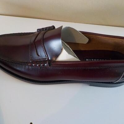 Men's new " Florsheim" Leather loafers, sz. 9.5.