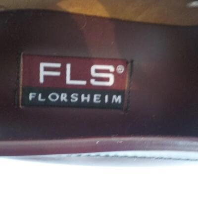 Men's new " Florsheim" Leather loafers, sz. 9.5.