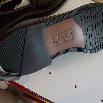 Men's new " Florsheim" Leather loafers, sz. 9.5.