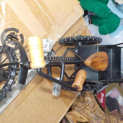 Model tricycle of a Bicycle cab.