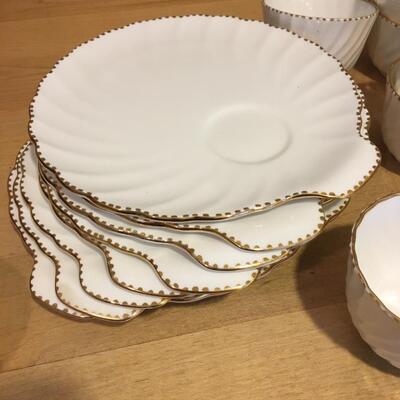 Gladstone Bone china, 8 Teacups and matching lunch plates "Old Grecian Flute"