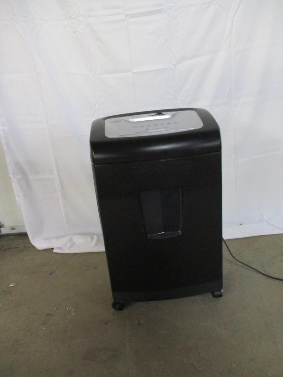 Staples Model SPL TSC15A Shredder