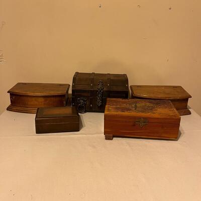 Array of Small Wooden Boxes (BBR-MG)