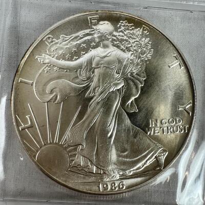 681  1986 Walking Liberty 1oz Fine Silver One-Dollar