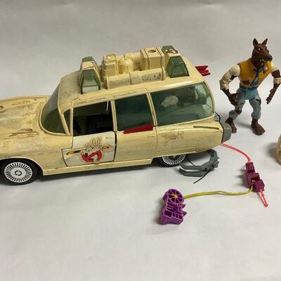 Retro Ghostbusters Lot of Toys - Car Figurine Slime Gun Skull