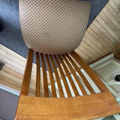 Wooden Dinner Table With Chairs and 2 Leafs