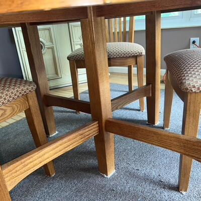 Wooden Dinner Table With Chairs and 2 Leafs
