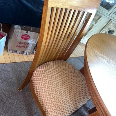 Wooden Dinner Table With Chairs and 2 Leafs