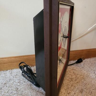 VINTAGE LIGHTED BUDWEISER ADVERTISING CLOCK
