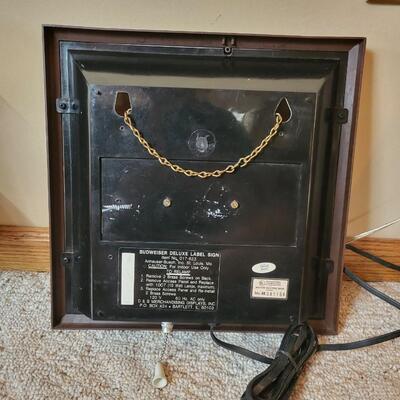 VINTAGE LIGHTED BUDWEISER ADVERTISING CLOCK