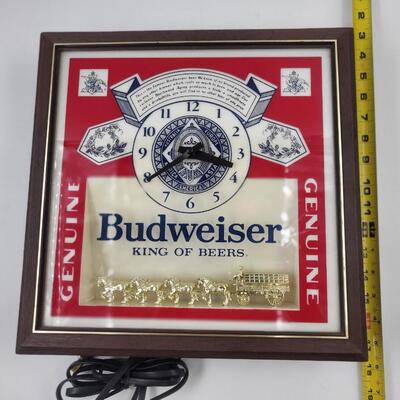 VINTAGE LIGHTED BUDWEISER ADVERTISING CLOCK