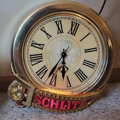 VINTAGE SCHLITZ CLOCK LIGHT