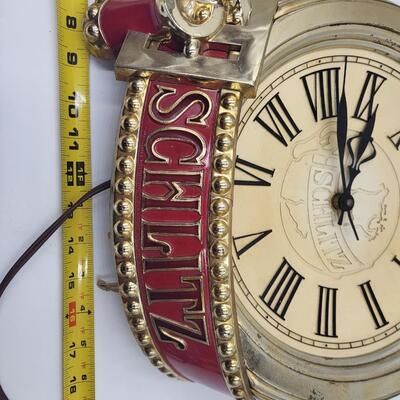 VINTAGE SCHLITZ CLOCK LIGHT