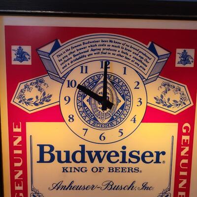 VINTAGE LIGHTED BUDWEISER COLLECTABLE CLOCK #2