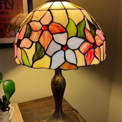 Stained glass shade small table lamp