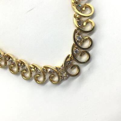 Pretty Gold Tone faux Diamonds Necklace