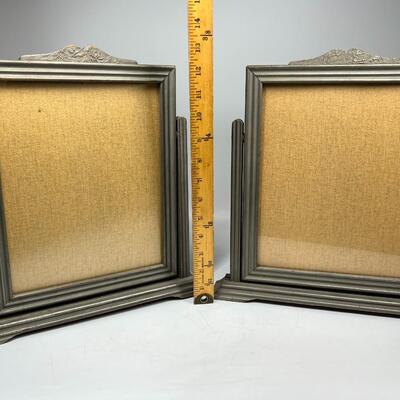 Vintage Pair of Swiveling Wood Display Photo Picture Photo Frames