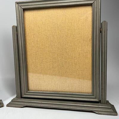 Vintage Pair of Swiveling Wood Display Photo Picture Photo Frames