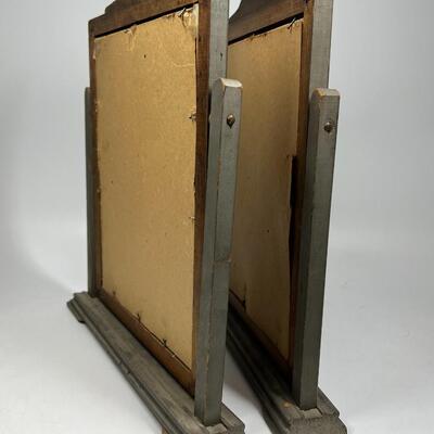 Vintage Pair of Swiveling Wood Display Photo Picture Photo Frames