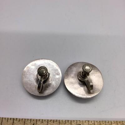Lot 29 - Vintage Mexican Silver Screw on Earrings