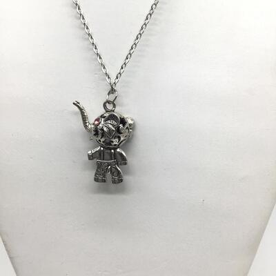 Silver tone elephant necklace