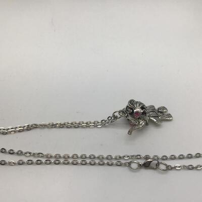 Silver tone elephant necklace