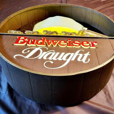 BUDWEISER DRAUGHT CLYDESDALE BARREL COLLECTABLE LIGHT