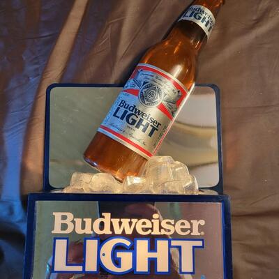 BUDWEISER LIGHT WALL HANGING COLLECTABLE LIGHT