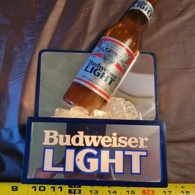 BUDWEISER LIGHT WALL HANGING COLLECTABLE LIGHT