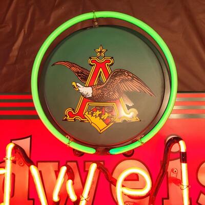 BUDWEISER NEON STYLE WALL COLLECTABLE LIGHT