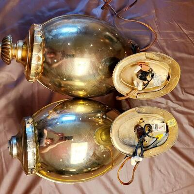 VINTAGE BUDWEISER GLOBE STYLE COLLECTABLE WALL LIGHTS
