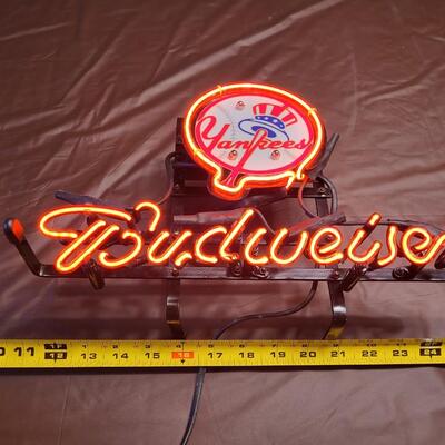 BUDWEISER YANKEE NEON STYLE LIGHT
