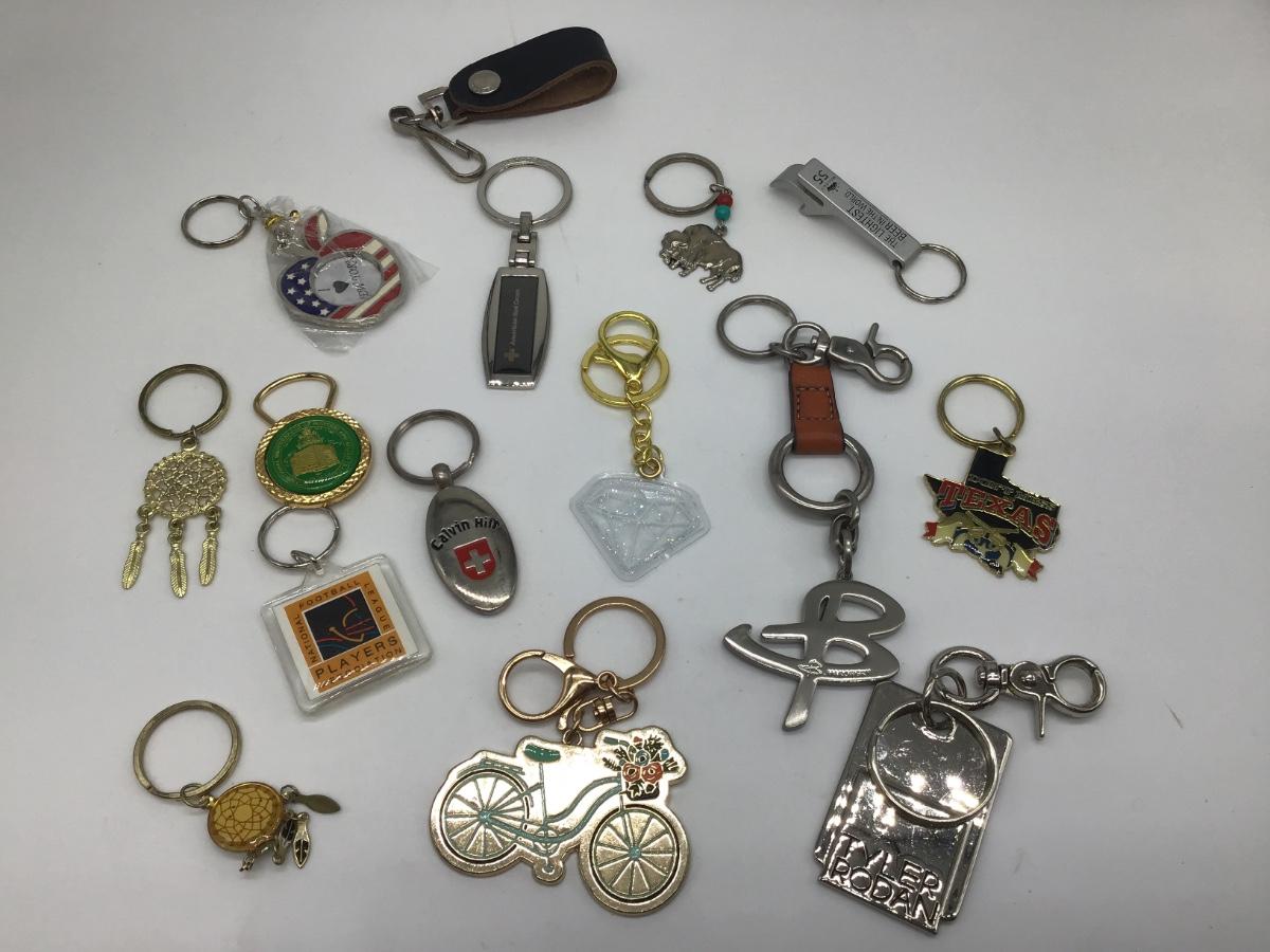 Lot Of Miscellaneous key chains | EstateSales.org