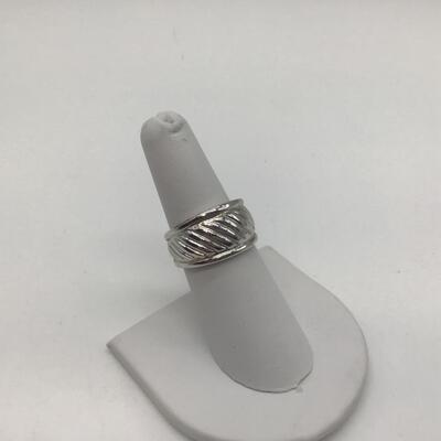 Silver tone fashion ring