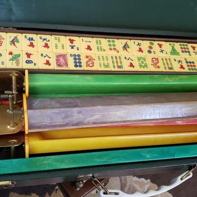 Vintage Royal Depth Catalin Mah Jong set with case Mah Jongg
