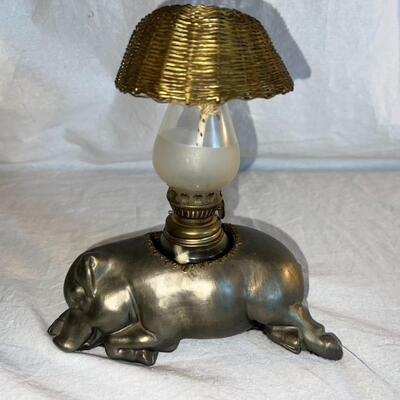 Petites Choose Pig Oil Lamp Decoration