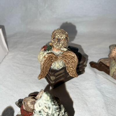 Signed Sarah's Attic Huge Lot Of Figures
