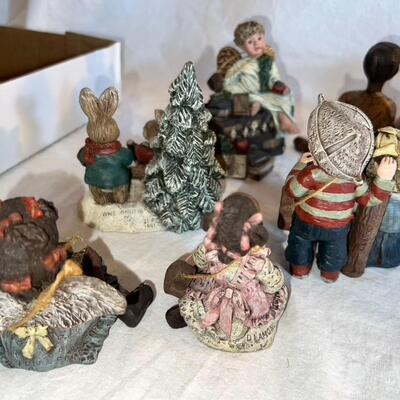 Signed Sarah's Attic Huge Lot Of Figures