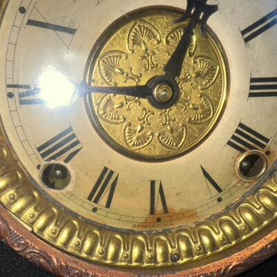 Antique Sessions Lion Head Clock