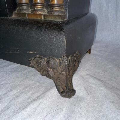 Antique Sessions Lion Head Clock