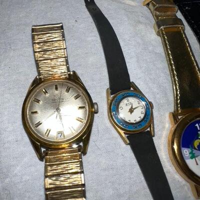 Lot of Vintage Watches Misc.