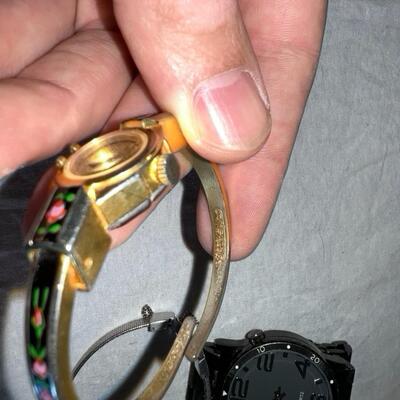 Lot of Vintage Watches Misc.
