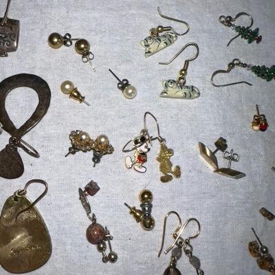 Lot of Earrings