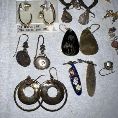 Lot of Earrings