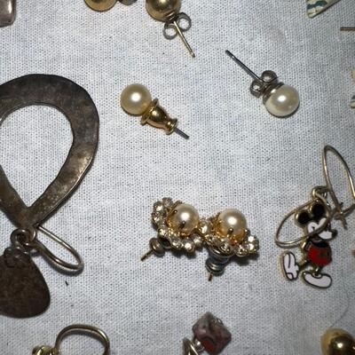 Lot of Earrings