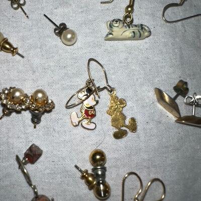 Lot of Earrings