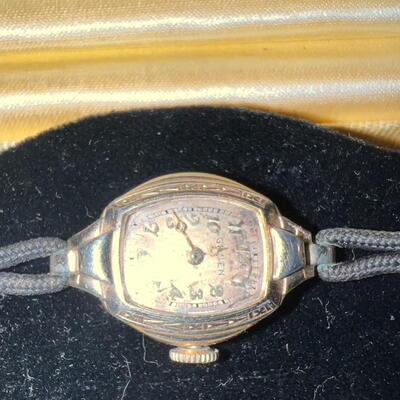 Antique Woman's Gruen Watch In Case
