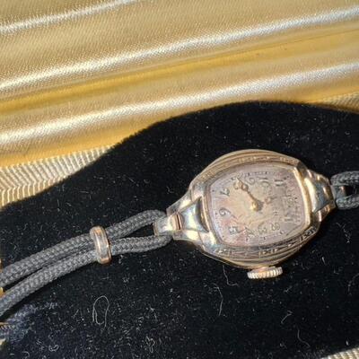 Antique Woman's Gruen Watch In Case